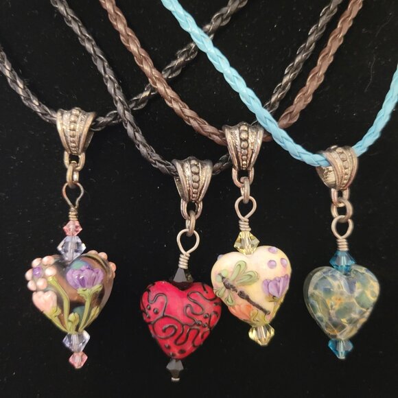 Lot of 4 Glass Heart Bead Corded Necklaces - Picture 13 of 13